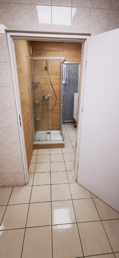 Hostel Powstaniec Wola - Private Rooms Βαρσοβία Εξωτερικό φωτογραφία