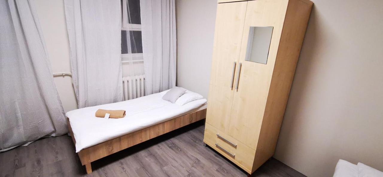 Hostel Powstaniec Wola - Private Rooms Βαρσοβία Εξωτερικό φωτογραφία