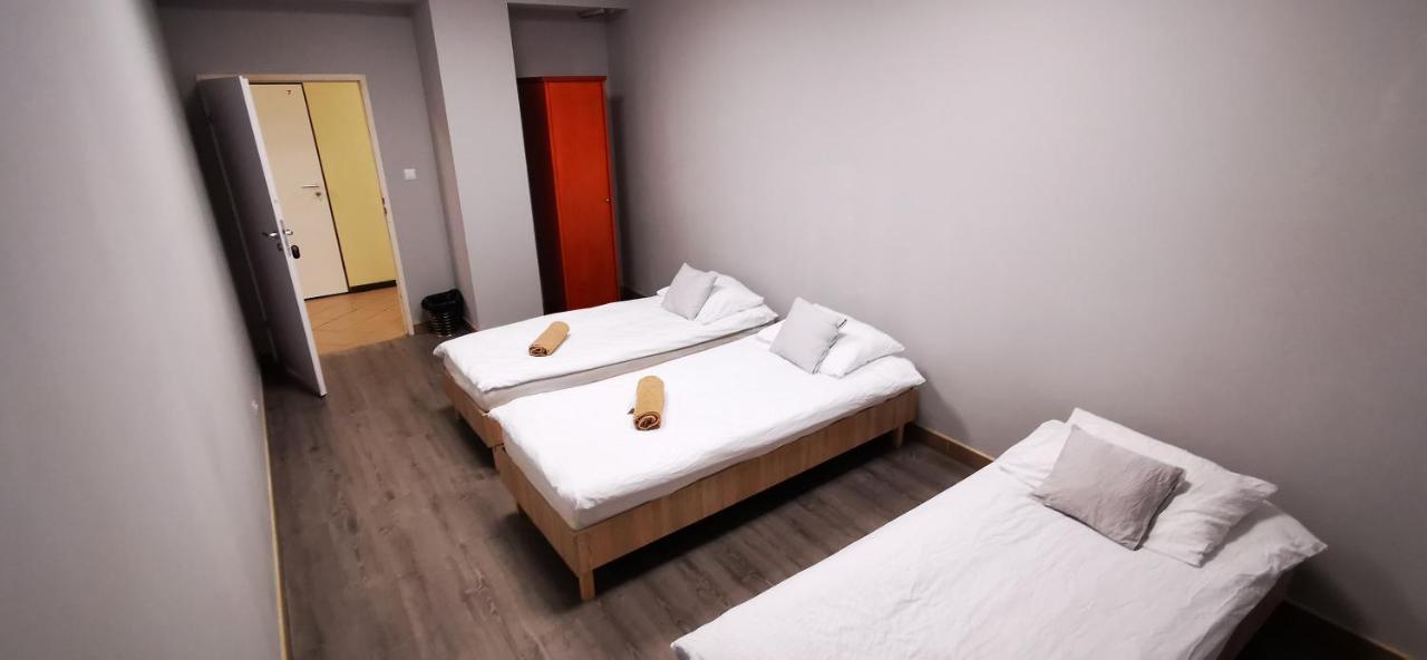 Hostel Powstaniec Wola - Private Rooms Βαρσοβία Εξωτερικό φωτογραφία