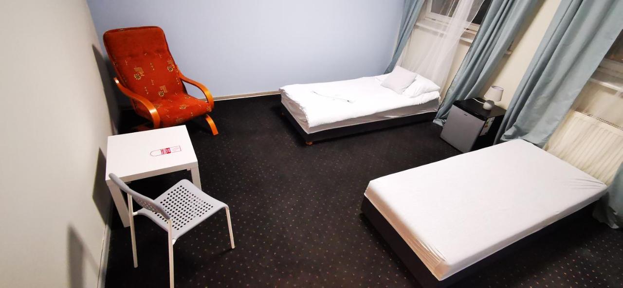 Hostel Powstaniec Wola - Private Rooms Βαρσοβία Εξωτερικό φωτογραφία