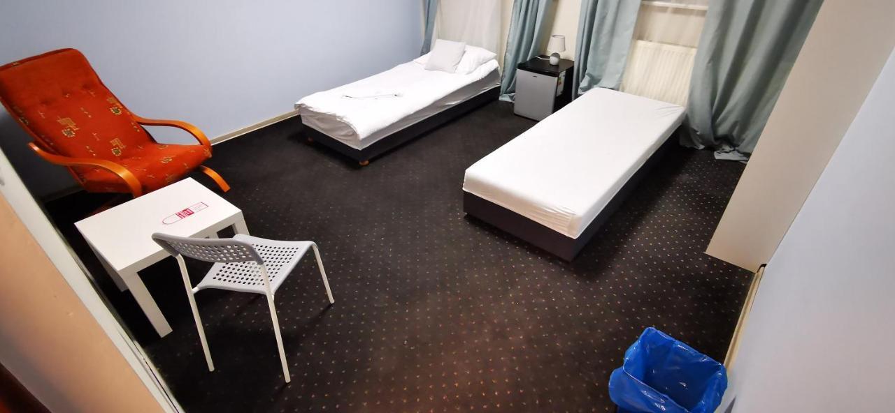 Hostel Powstaniec Wola - Private Rooms Βαρσοβία Εξωτερικό φωτογραφία